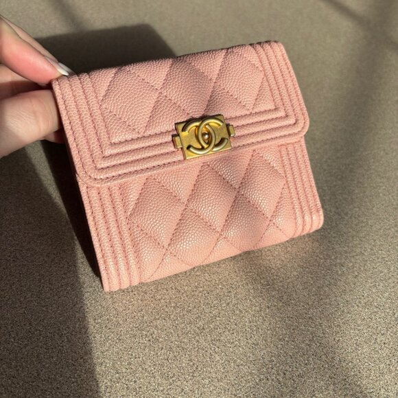 LAST CHANCE ‼️Chanel Caviar Quilted Boy Compact Wallet Pink - Picture 3 of 16